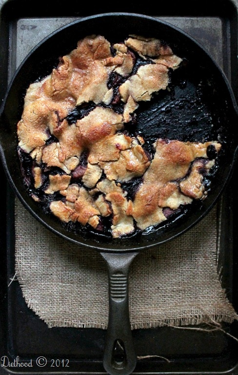 SKILLET APPLE BERRY PIE