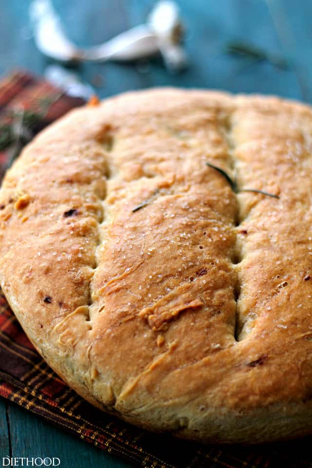 No knead skillet bread on a kitchen cloth.