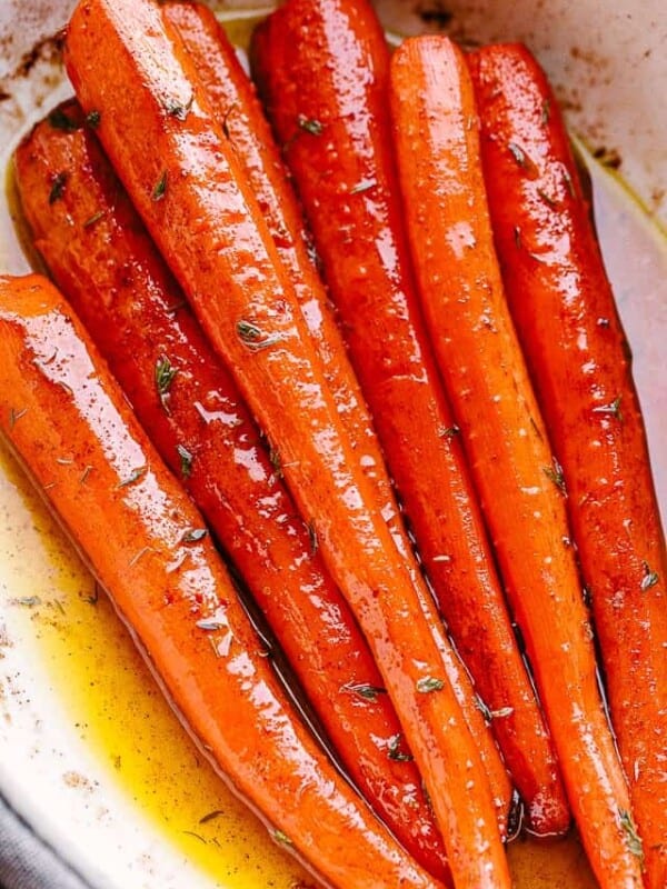 roasted carrots on a serving plate.